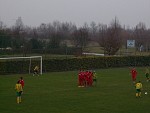 Cester prepara il gol su punizione Cester prepara il gol su punizione